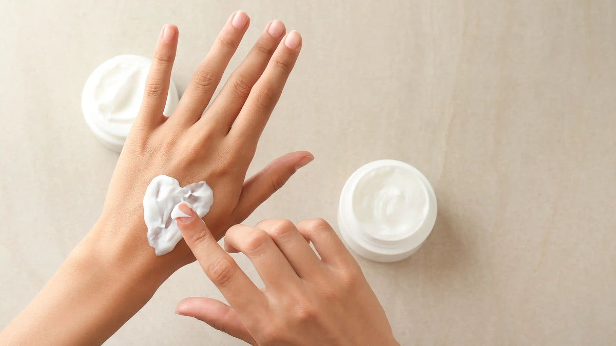 2.  Les ingrédients à éviter dans les produits de soin du visage pour les peaux sensibles