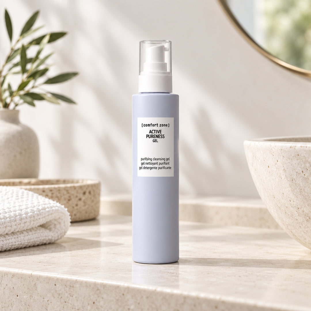 Comfort Zone Active Pureness Gel 200 ml – flacon dans une salle de bain lumineuse