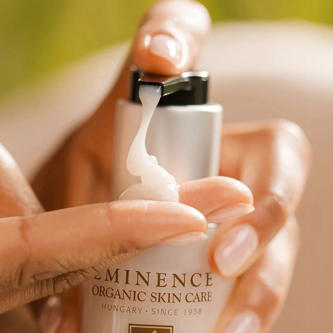 Tulsi & Snow Mushroom Cleansing Milk